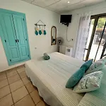 La Puerta Azul לינה וארוחת בוקר 4*